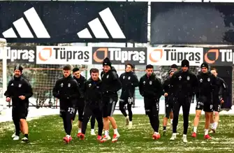 Beşiktaş, Trabzonspor Maçına Kar Yağışı Altında Hazırlanıyor