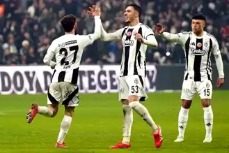 Beşiktaş, Trabzonspor'u Yenmeyi Sürdürüyor!