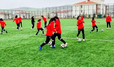 Beyparsspor Kadın Futbol Takımı Sezona Hazırlanıyor