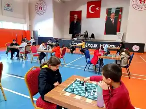 Hakkari'de 380 Öğrenci Satrançta Yarıştı