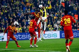 En Nesyri'nin İnanılmaz Sıçraması: 2.32 Metre!