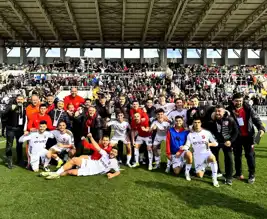 Karşıyaka, Bornova'yı 4-1 Yendi! Şampiyonluk Rüyası Devam Ediyor