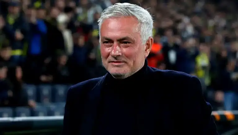 Mourinho: Lyon maçında iki kırmızı kart kaçtı!