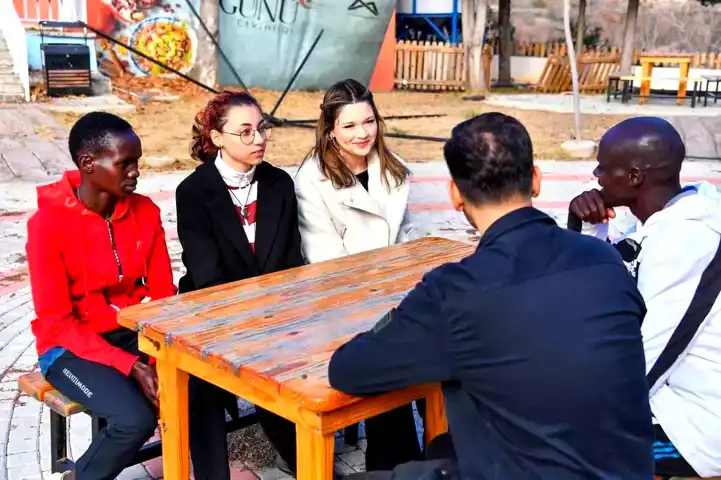 Mersin Maratonu'nda 'Hello Mersin' Desteği