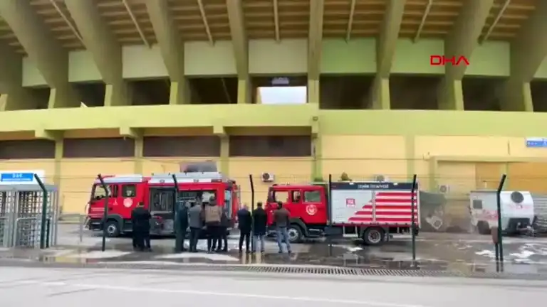 İzmir Atatürk Stadyumu'nda Karate Salonu Yandı!